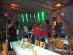...rote Jacken �berall...